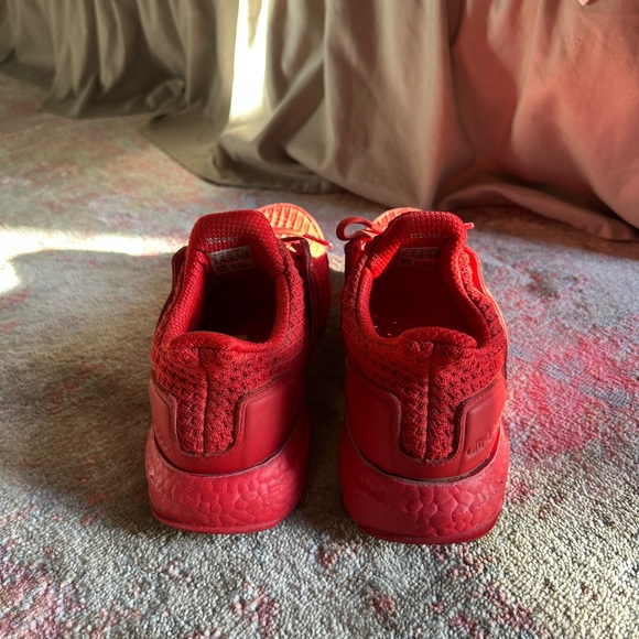 • Adidas Ultra Boost Size: 8 • - Picture 5 of 7
